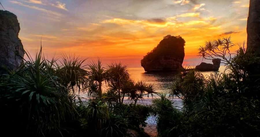 Phi Phi: Guided Jungle Trek & Night Swim with Plankton - Difficulty, heat, and gear that makes the day easier