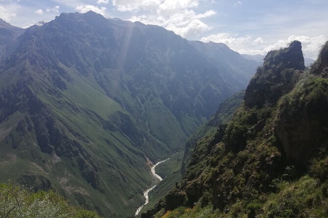 Private 3 Day Colca Canyon Trekking tour (superior Service) - Down Into the Canyon: The 1,200m Drop to Pallca and Lunch in the Quiet