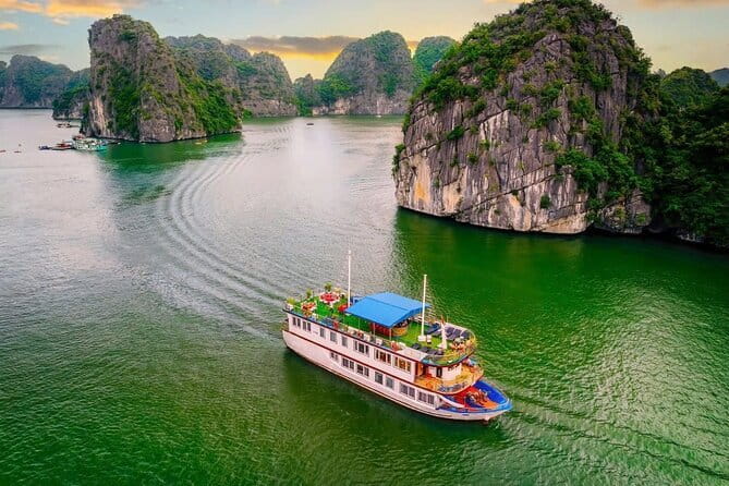 Pu Luong 3-Day Adventure: Trekking, Cycling & Local Cooking Class - Lodging and downtime: using the pool hour wisely