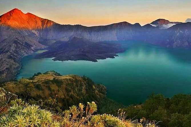 Rinjani Trekking 3D2N Summit - The Crater Rim Days: Sembalun to Summit to Senaru Rim