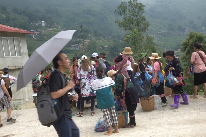 Sa Pa Full Day Trekking Tour - Stop 3: Ta Van Village lunch, rest, and a quick stream-side break