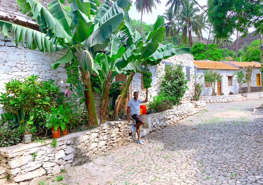 Santiago: Calabaceira Valley Trek & Visit to Cidade Velha - Lunch on the seafront: plan for it, don’t count on it