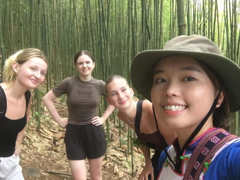 SAPA: 2-DAY 1-NIGHT TREKKING & CULTURE WITH HMONG GUIDE LINH - Dinner with the family: spring rolls, games, and comfort