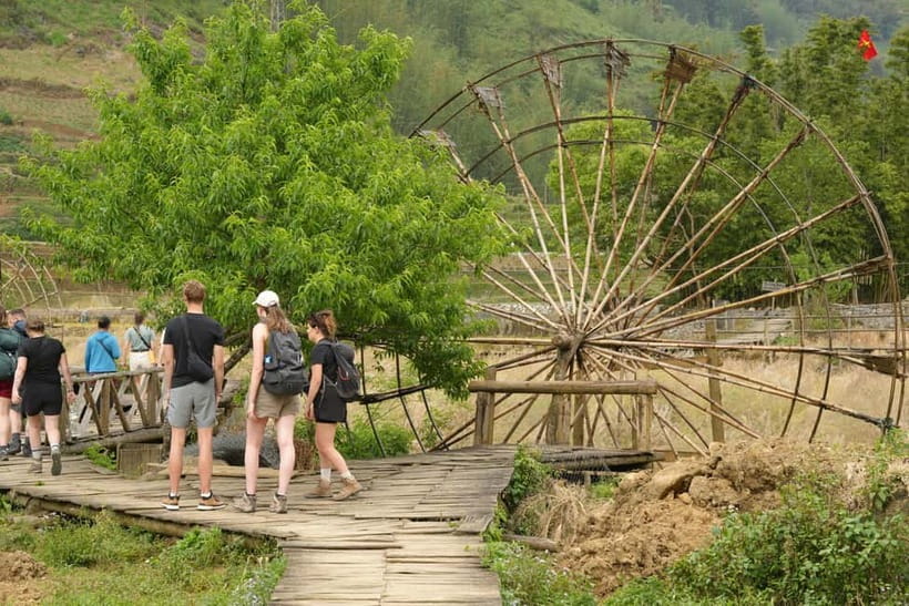 Sapa 3-Day Trekking Adventure from Hanoi - Day 2 trek through Muong Hoa: 9 km to Ta Van homestay