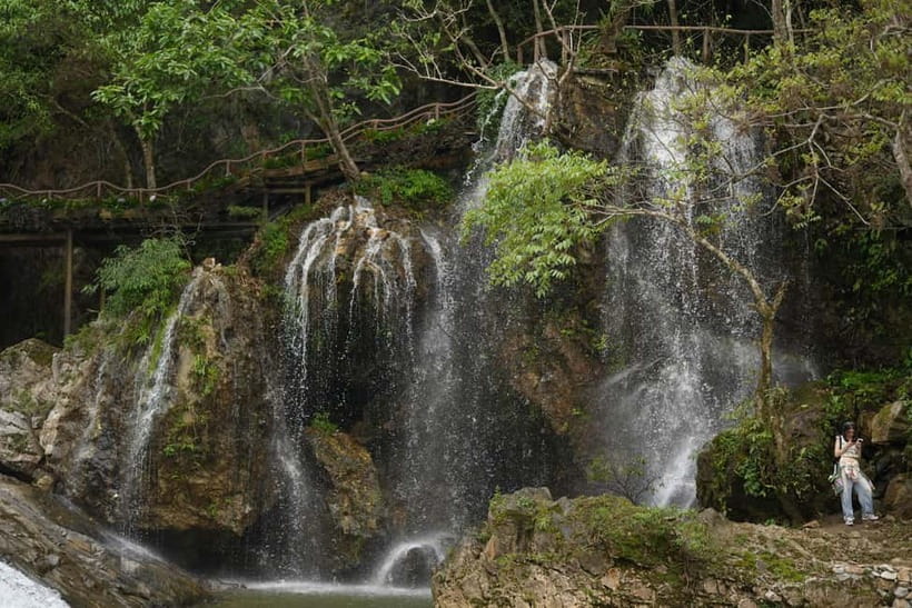 Sapa 3-Day Trekking Adventure from Hanoi - Day 3: 4 km Red Dao villages, then back to Hanoi