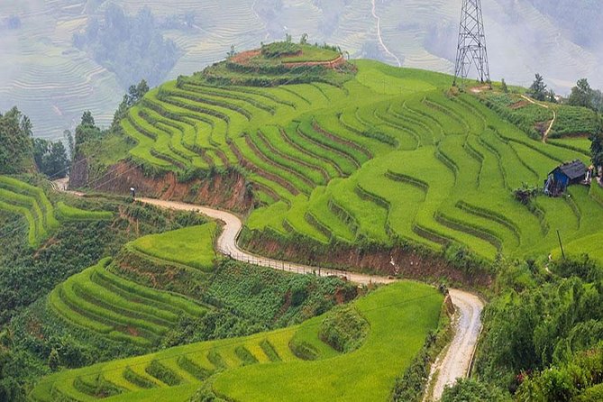 Sapa 3 Days 2 Nights Trekking Tour (1 Night In Ta Van Village, 1 Night In Hotel) - Weather reality: cold, fog, and muddy steps
