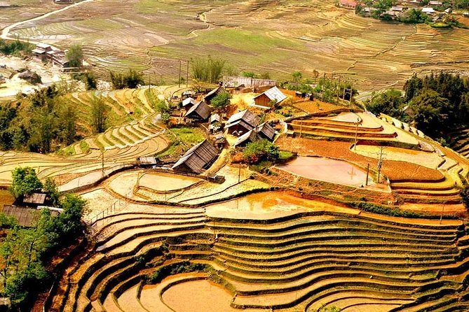 Sapa 3 Days 2 Nights Trekking Tour (1 Night In Ta Van Village, 1 Night In Hotel) - Village interactions and shopping pressure on the trails