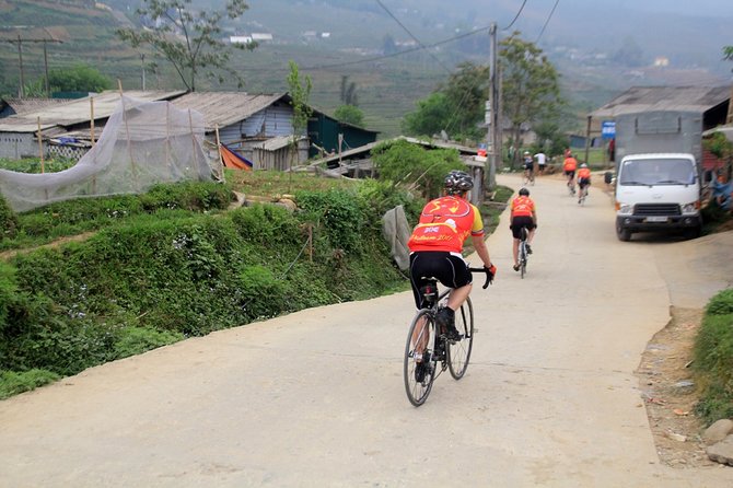 Sapa Easy Trekking Villages 2 days, 1 night: Meals, Local guide, 3 star hotels - Day 2 Ta Van and Y Linh Ho: Hmong country and terraced-field views