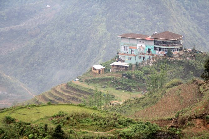 Sapa Easy Trekking Villages 2 days, 1 night: Meals, Local guide, 3 star hotels - How hard is it, and what should you pack?