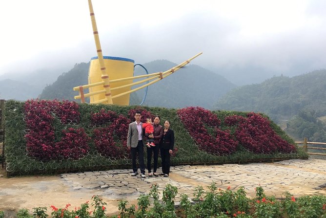 Sapa Private Trekking Through Rice Terraced Fields - 1Day - Lao Chai: a Black Hmong village visit in about an hour