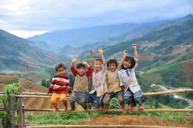 Sapa trekking 2days by bus from Hanoi ( over night in homestay) - First afternoon in Sa Pa: lunch and a gentle start