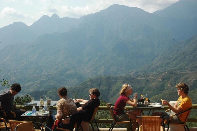 Sapa Trekking Tour by Night Train from Hanoi 3 Nights - 2 days - Day 2 around Ta Van and Lao Chai: buffalo-trail style hiking and multiple groups