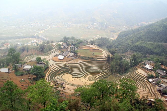 Sapa Villages trekking and homestay 2 Days/ 1 night package tour: best selling - Homestay night in Ta Van: a private room, a shared bathroom setup