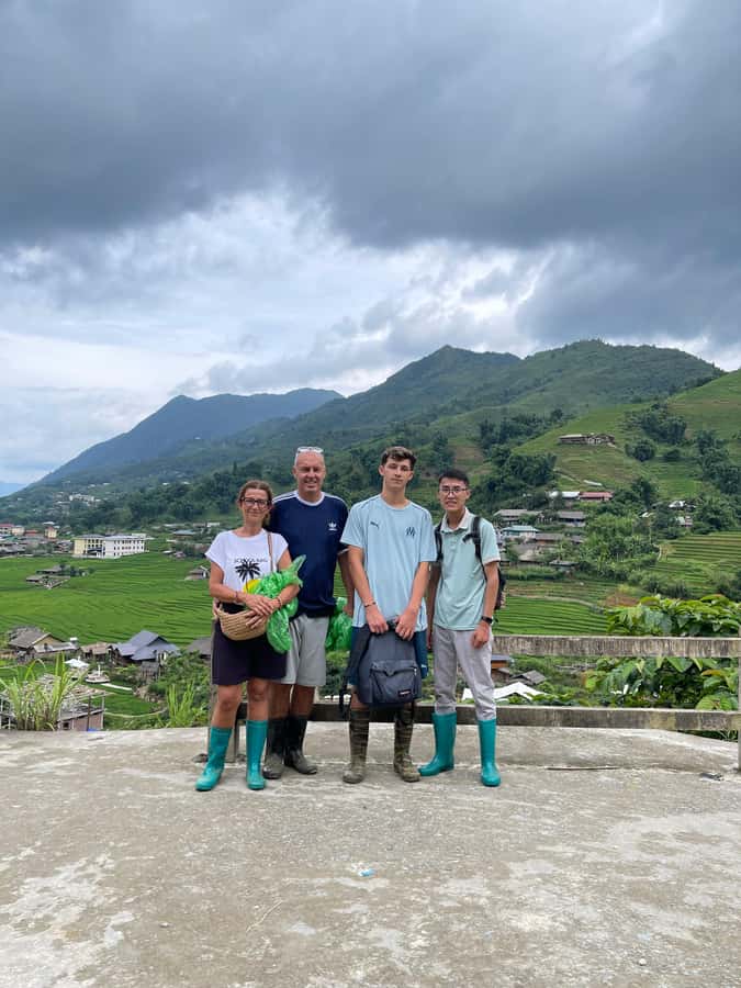 Sapa: Y Linh Ho - Lao Chai, and Ta Van Trekking Day Tour - Ta Van Village: Giay culture and a short reset with snacks