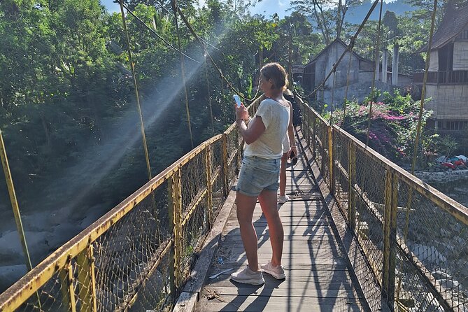 Sidemen Trekking: A Walk from a Different Perspective - Temple Pass-By and Daily Prayer Life