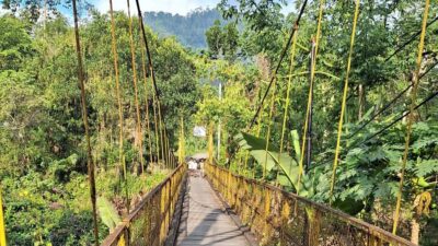 Sidemen Trekking: A Walk from Different Perspective - The route in real life: 2 hours of ups, downs, and short photo breaks