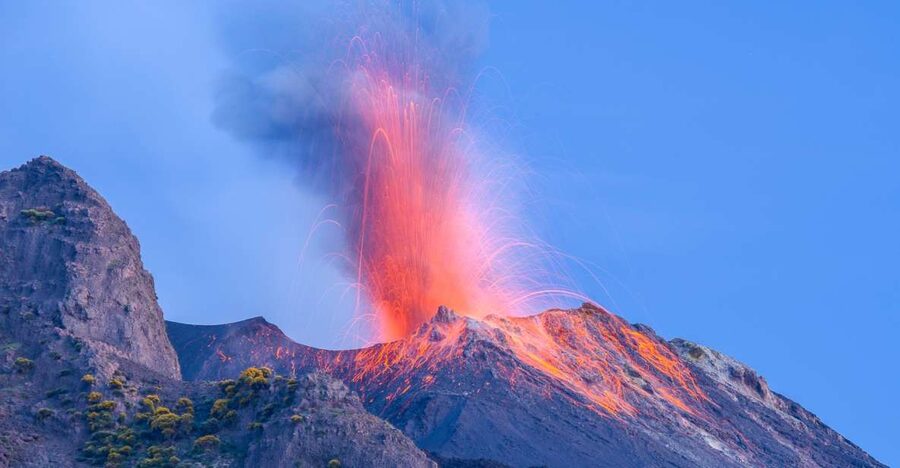 Stromboli: Sunset Trekking Tour - Sentiero Paesistico: vegetation, early craters, and steady walking