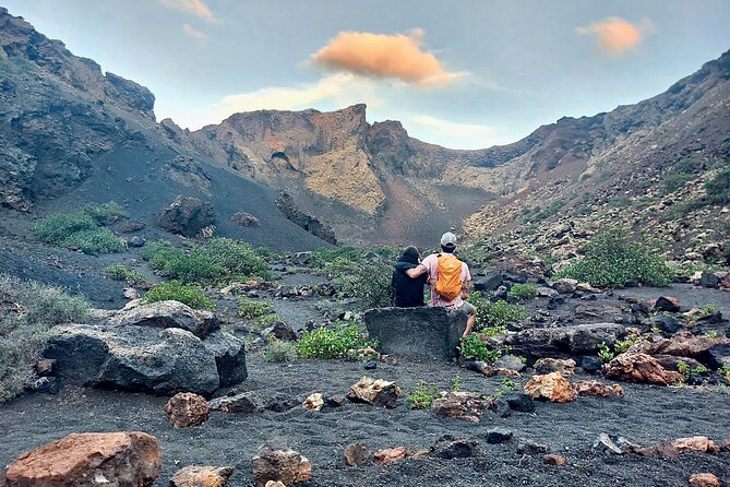 Timanfaya National Park Trekking with a Typical Canarian Snack - Route of El Cuervo: 9 km circular trek through iconic volcanic zones