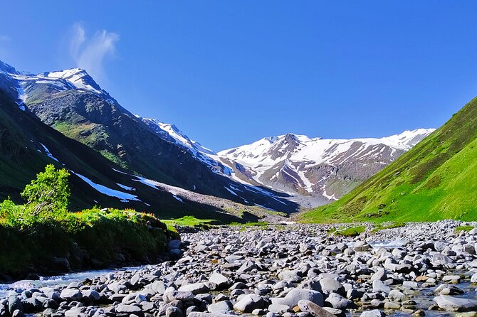 Tirath Expedition: Trek to the Tirath Hans Kund & Saketi Top(4280m) - Getting to Gushaini: where your Himalayan walking starts