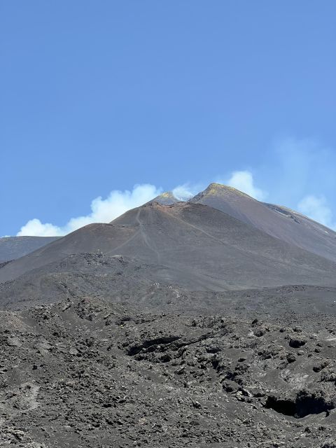 Trekking at 3000 meters on Etna - Walking the 2002 lava flows in a north-west direction