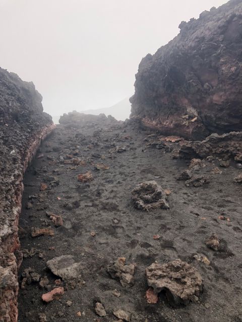 Trekking at 3000 meters on Etna - The cable car lift that sets your whole day up right