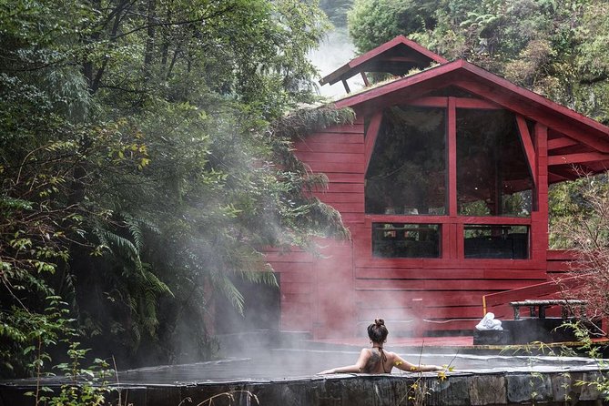 Trekking Mirador el volcano + Geometric hot springs - Key highlights you should care about