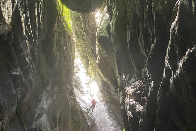 Trekking/rappelling waterfalls in Dominican Republic - La Culebra practice rappel: getting confident before the real drops