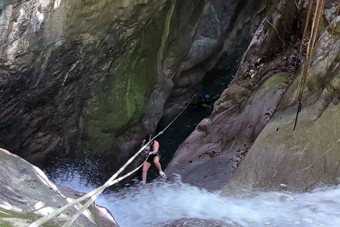 Trekking/rappelling waterfalls in Dominican Republic - Swimming holes downstream: the best recovery strategy