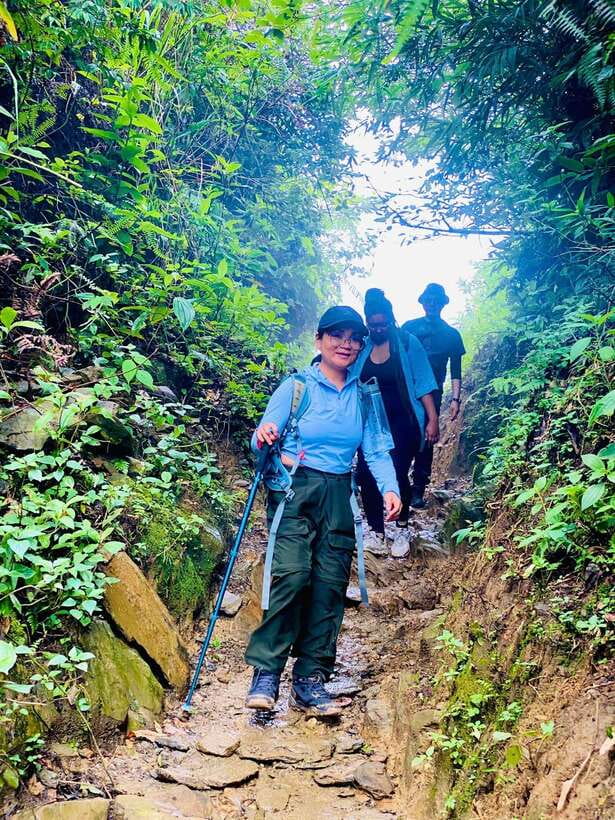 Trekking Sapa 1 Day With Local Guide, Terraced Rice Fields - Food, animals, and village interactions that shape the day