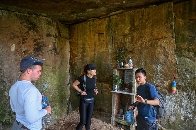 Trekking Tien Son Dinh Phu Quoc - Climbing Through Tropical Jungle: The 280m Push and the Plant Lessons