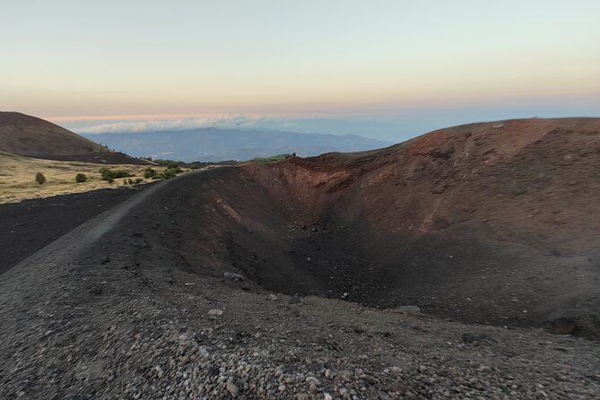 Trekking to Bottoniera Craters - Vincenzo Modica: why the guide quality matters here