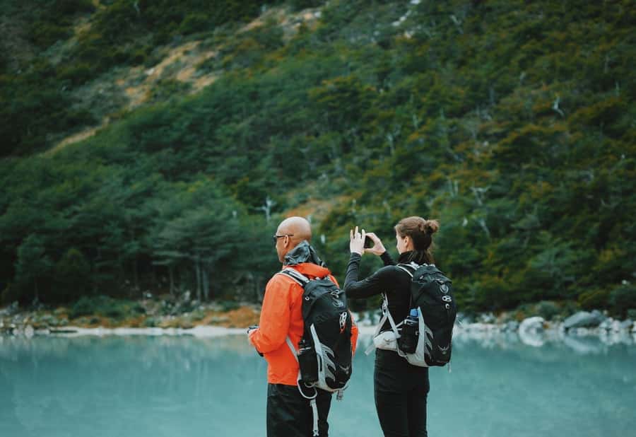 Trekking to Emerald Lagoon - Reaching Laguna Esmeralda: the glacial color you came for