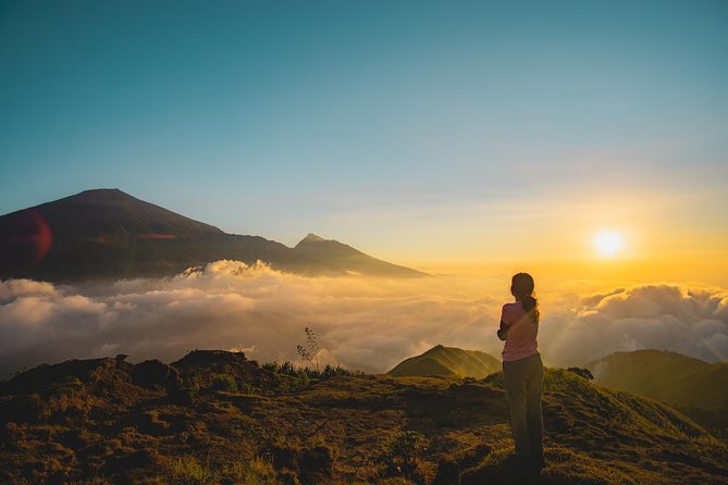 Trekking To Pergasingan Hill - Transfers, guides, and porters: why the crew is part of the quality