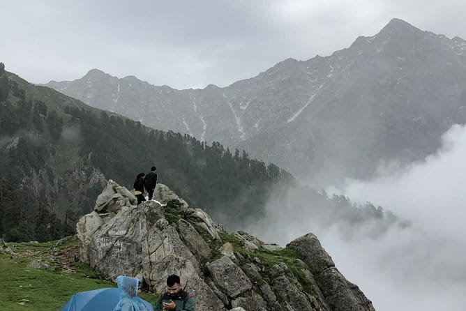 Triund Trek - Getting to McLeod Ganj and Meeting at 9:00 AM