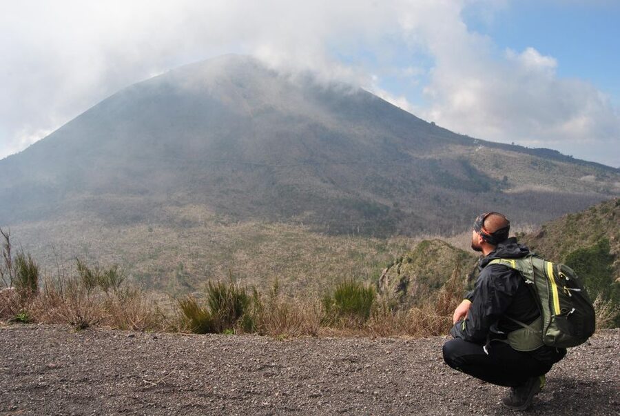 Vesuvio: 3h trekking tour with volcanological guide - The historic road Matrone: coming back the way people first accessed Vesuvius