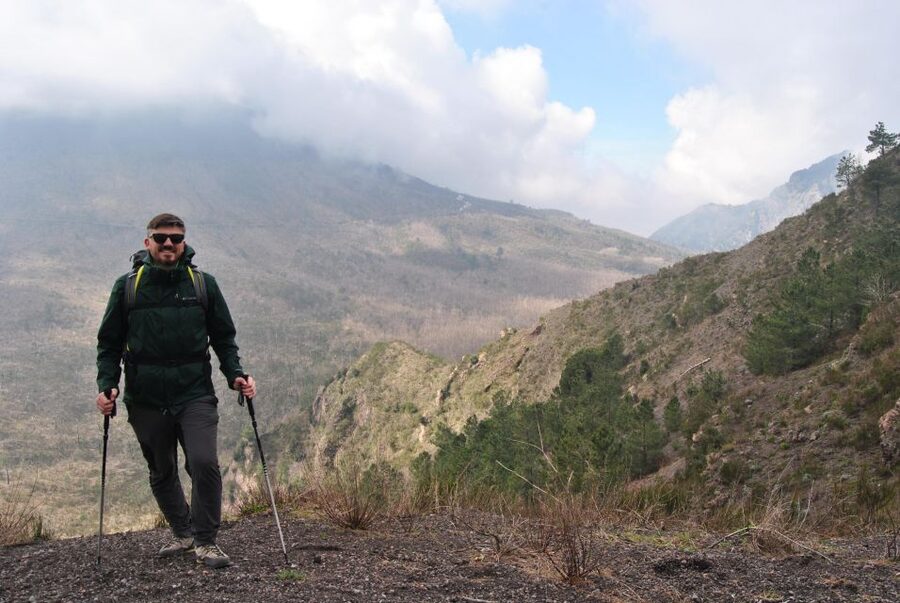 Vesuvio: 3h trekking tour with volcanological guide - What to wear and expect from a light trek (comfort matters)
