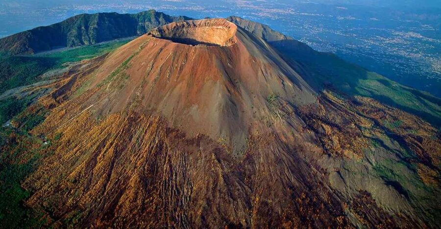 Vesuvio: 3h trekking tour with volcanological guide - The crater trek: what happens during the light 3-hour walk