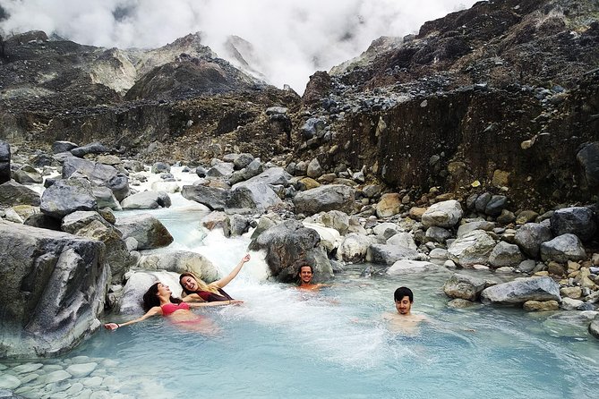 volcano hike and jungle trekking adventure - Volcano crater walks and the lava floor: your main “wow” time