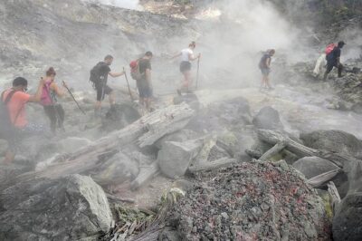 volcano hike and jungle trekking adventure - The 7:00 am plan: what happens over the 8–10 hours