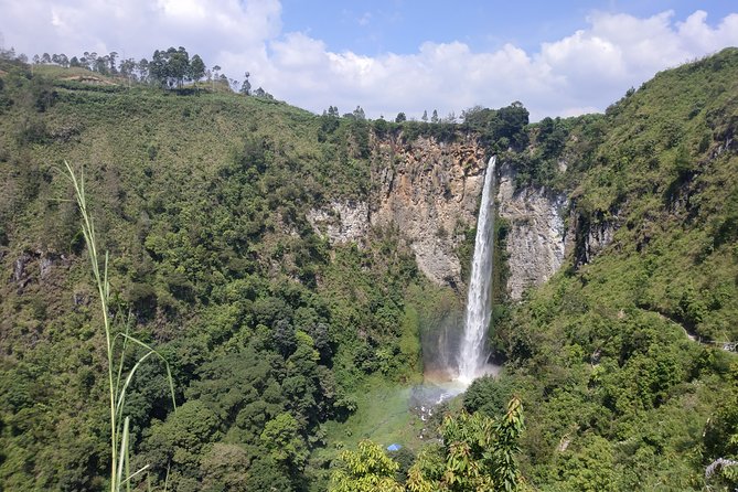 Wonderful 7 Days North Sumatra Tour (Include: 2 Days 1 Night Jungle Trekking) - Day 3: back to Bukit Lawang village plus traditional tube rafting