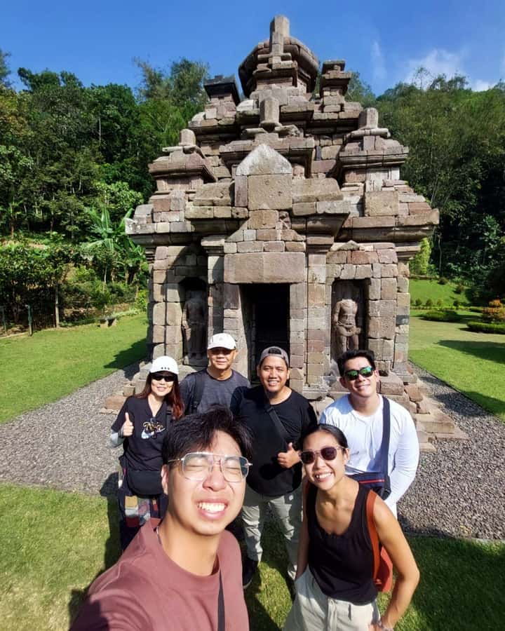 Yogyakarta: Selogriyo Temple and Rice Terrace Soft Trekking - The Coffee and Break Moment: Small Stop, Big Mood Shift